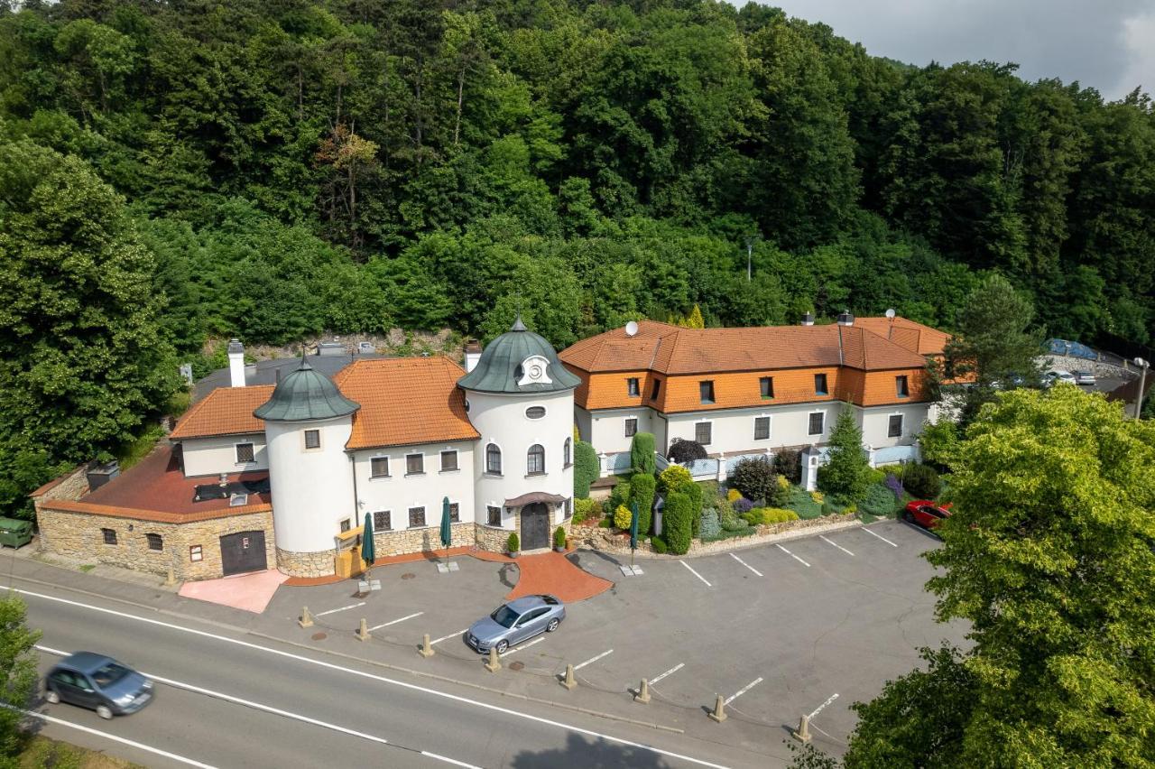 Hotel Zamecek Pod Hradem Stary Jicin 111 Buitenkant foto