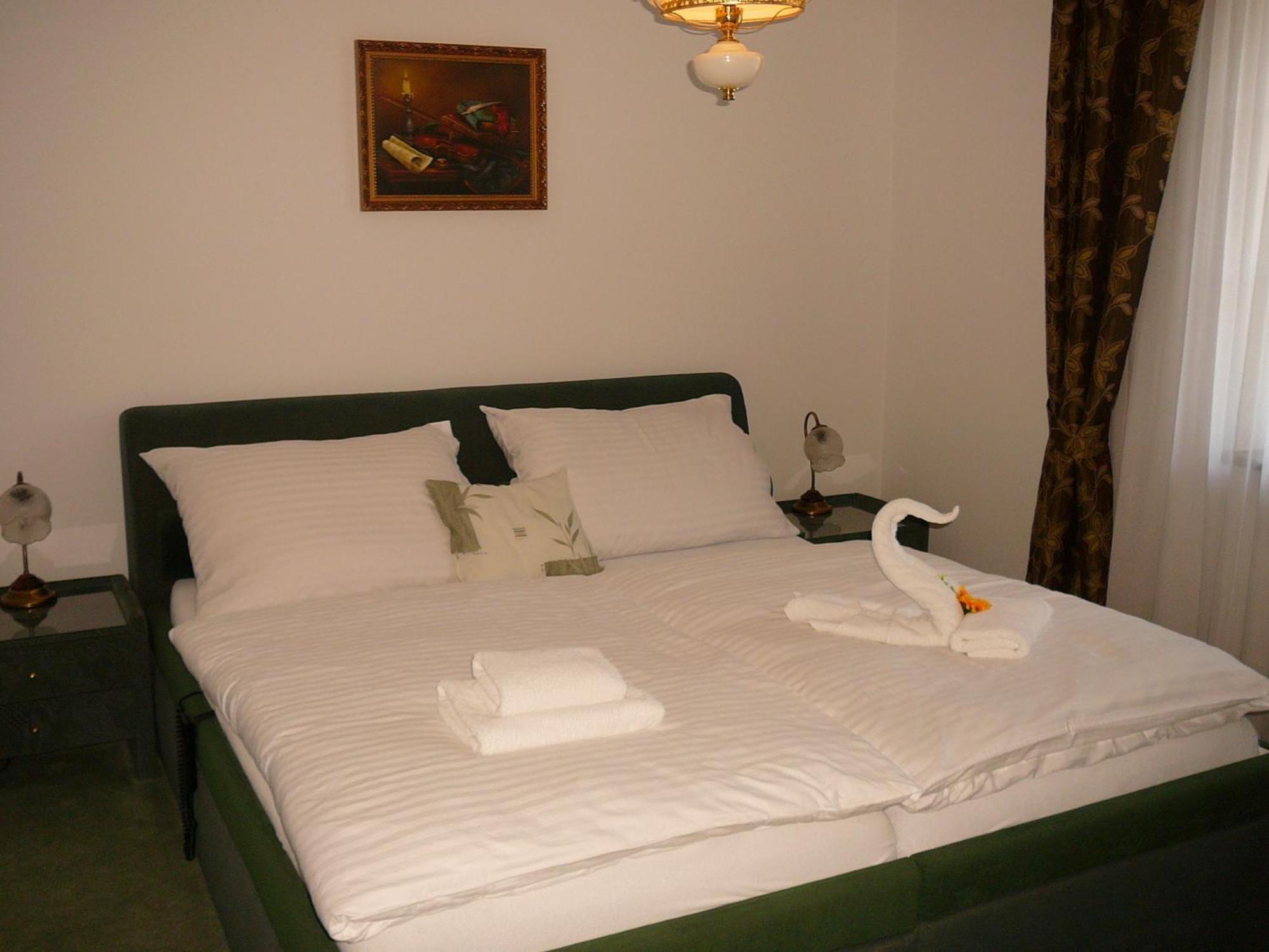 Hotel Zamecek Pod Hradem Stary Jicin 111 Buitenkant foto