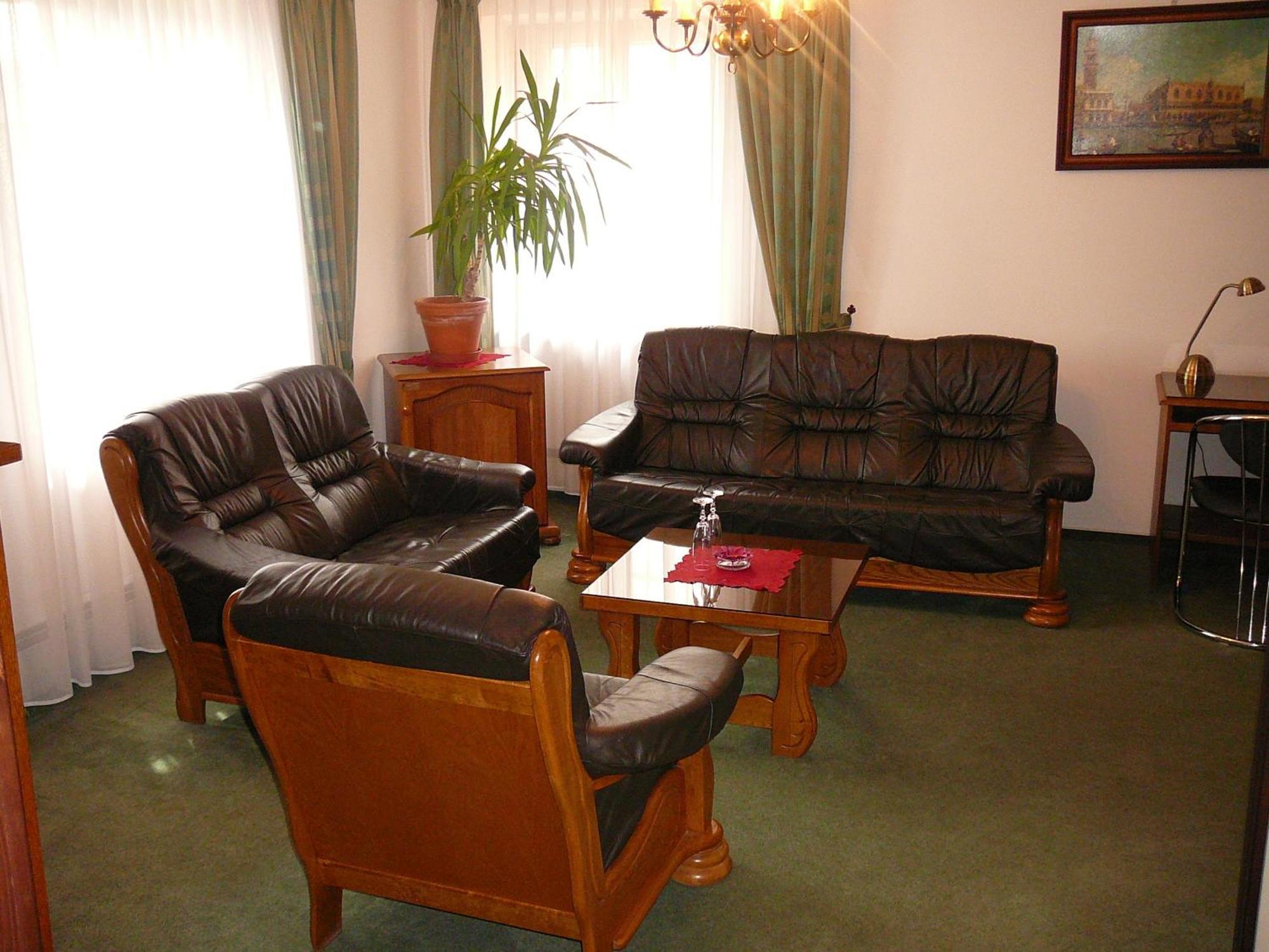 Hotel Zamecek Pod Hradem Stary Jicin 111 Buitenkant foto