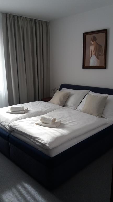 Hotel Zamecek Pod Hradem Stary Jicin 111 Buitenkant foto
